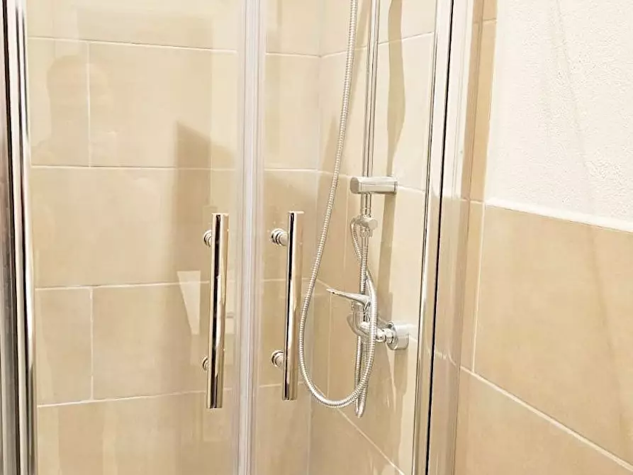 Immagine 9 di Camera in affitto  in Kantstraße a Köln