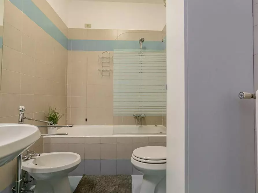 Immagine 10 di Camera in affitto  in Via Comune Antico a Milano