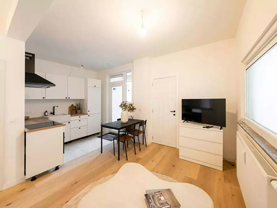 Immagine 2 di Appartamento in affitto  in Camille Huysmanslaan a Antwerpen