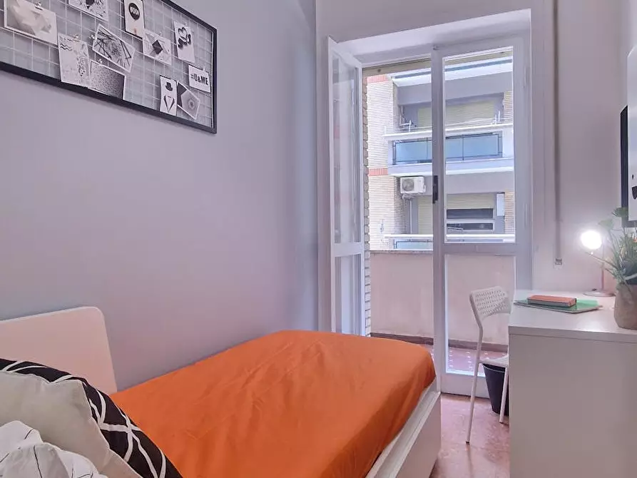 Immagine 1 di Camera in affitto  in Lungotevere di Pietra Papa a Roma