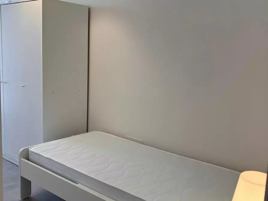 Immagine 4 di Camera in affitto  in Via Enrico Fermi a Bologna