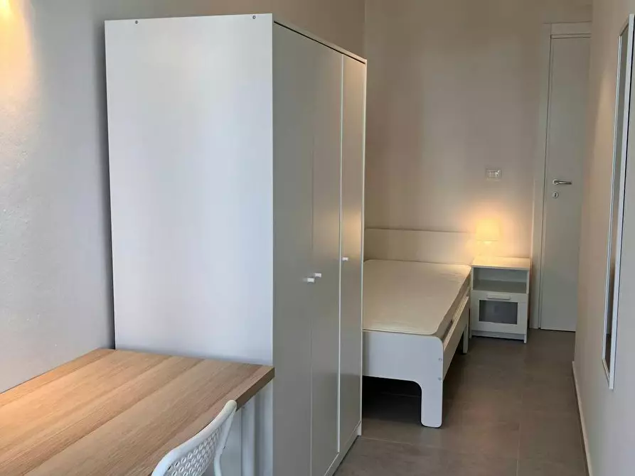Immagine 6 di Camera in affitto  in Via Enrico Fermi a Bologna