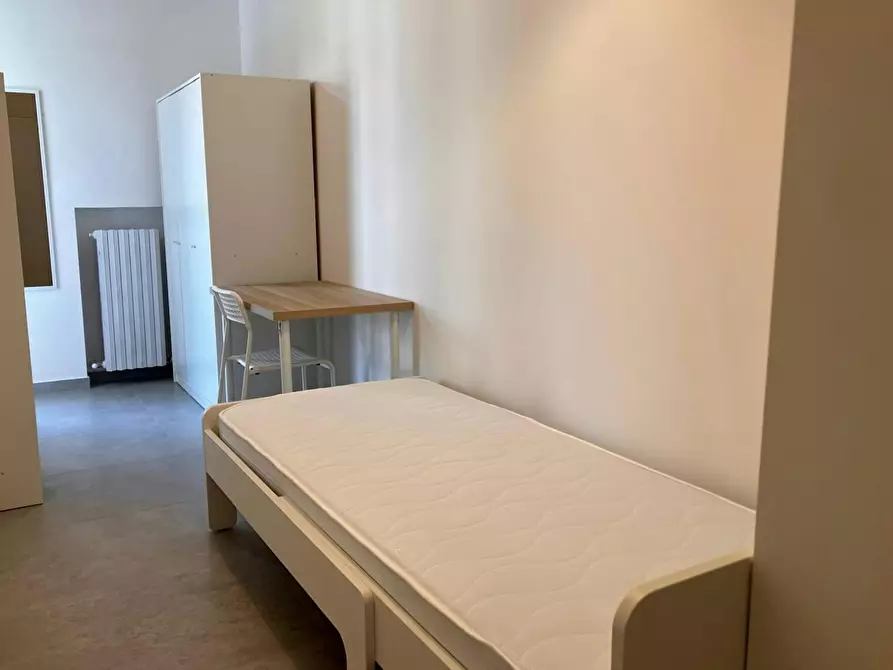 Immagine 4 di Camera in affitto  in Via Enrico Fermi a Bologna
