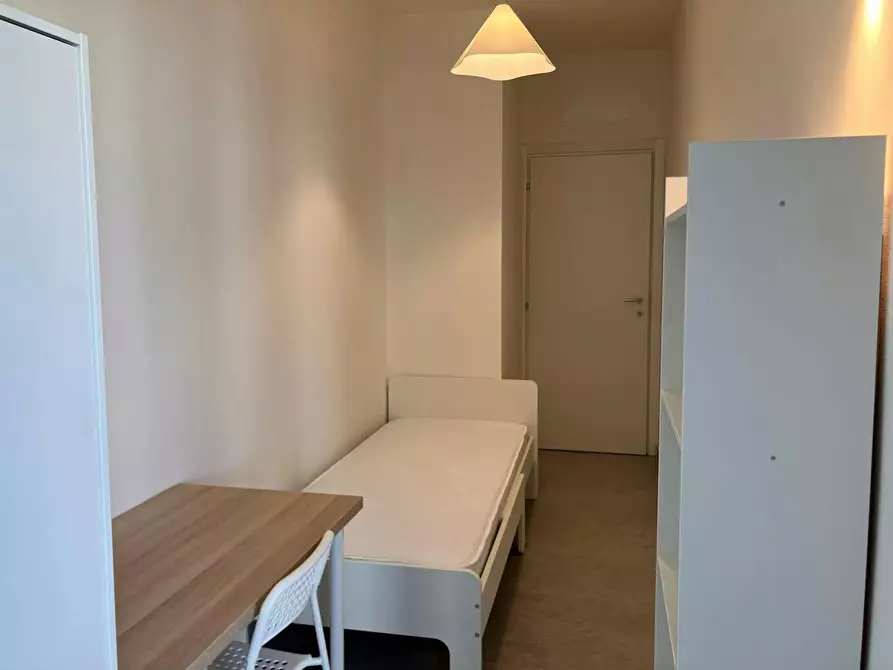 Immagine 6 di Camera in affitto  in Via Enrico Fermi a Bologna