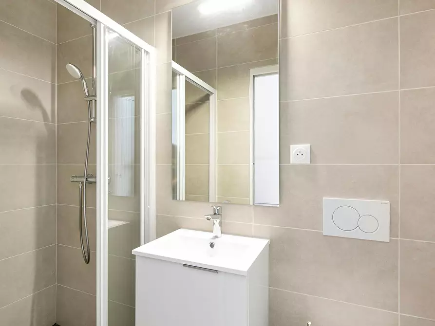 Immagine 7 di Appartamento in affitto  in Rue Tisserand a Paris