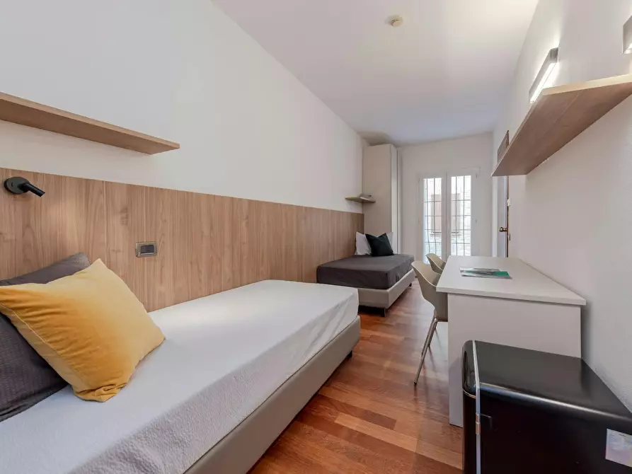 Immagine 2 di Camera in affitto  in Via Correggiari a Ferrara