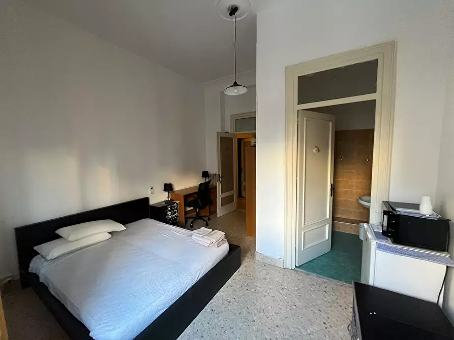 Immagine 2 di Camera in affitto  in Via Mariano Stabile a Palermo