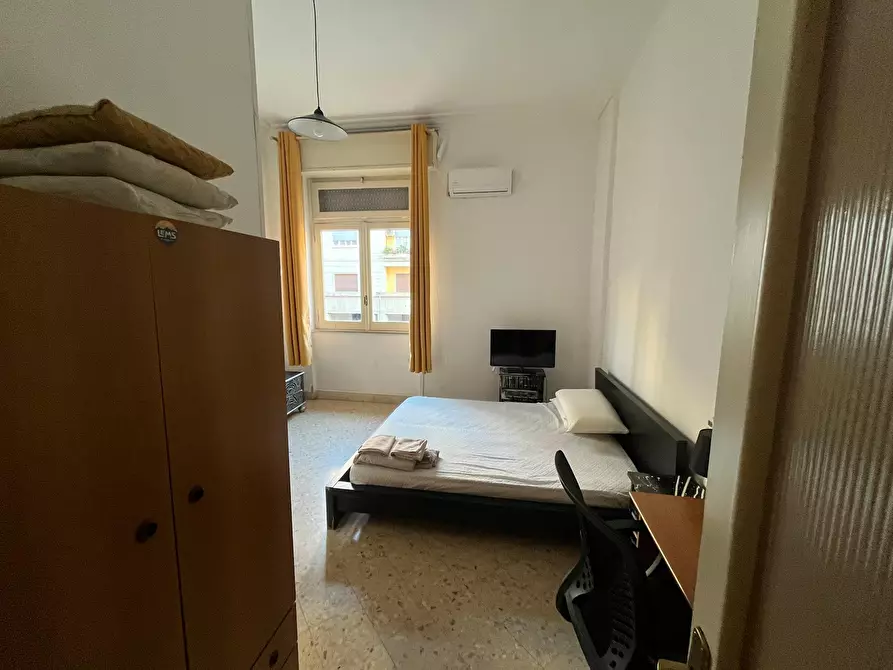 Immagine 3 di Camera in affitto  in Via Mariano Stabile a Palermo