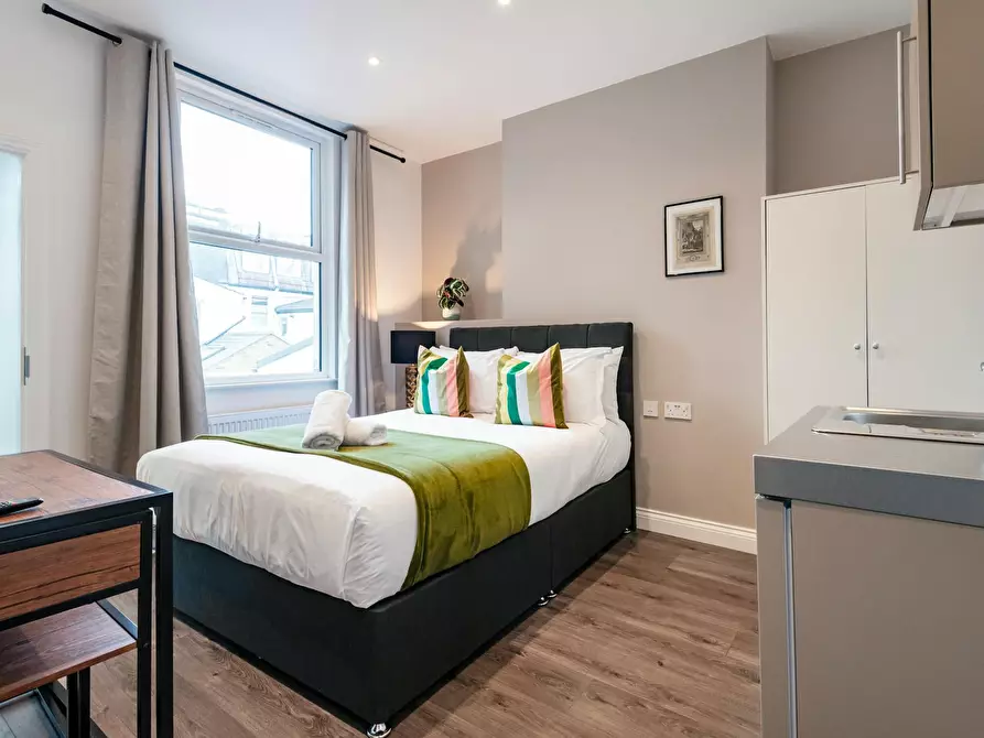 Immagine 9 di Appartamento in affitto  in Dawes Road a Hammersmith