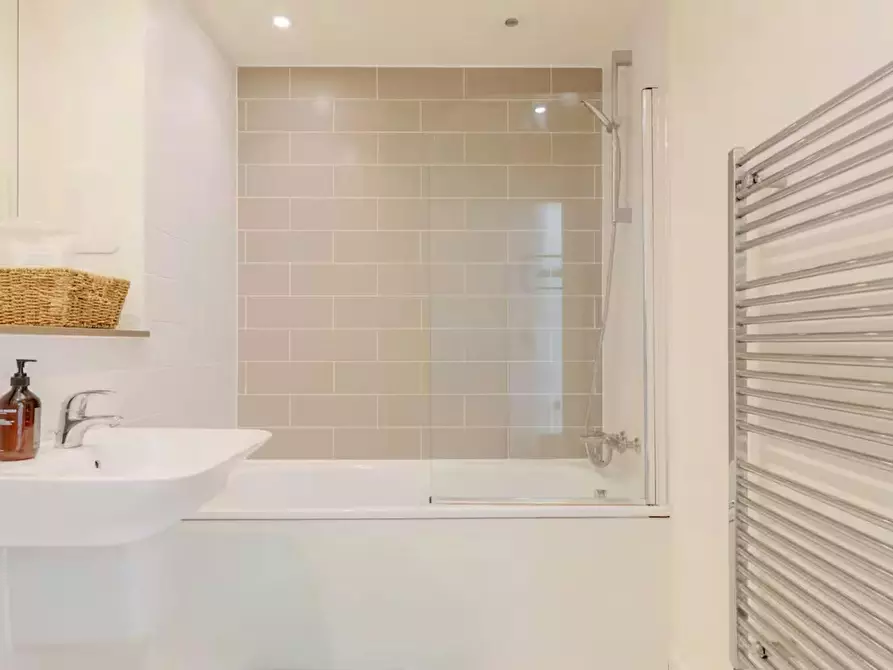 Immagine 9 di Appartamento in affitto  in Wager Street a Poplar