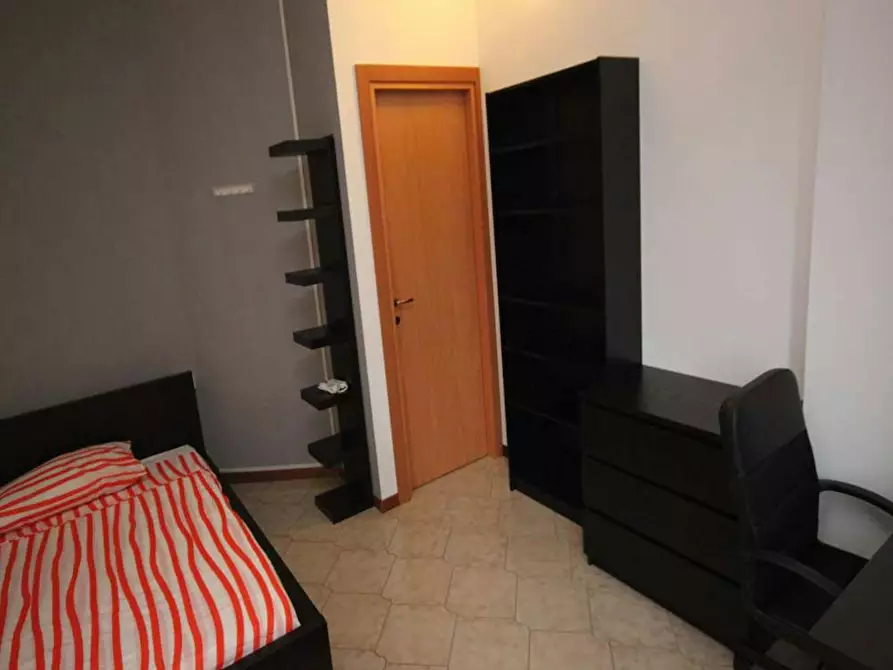 Immagine 8 di Camera in affitto  in Via Ulisse Salis a Milano