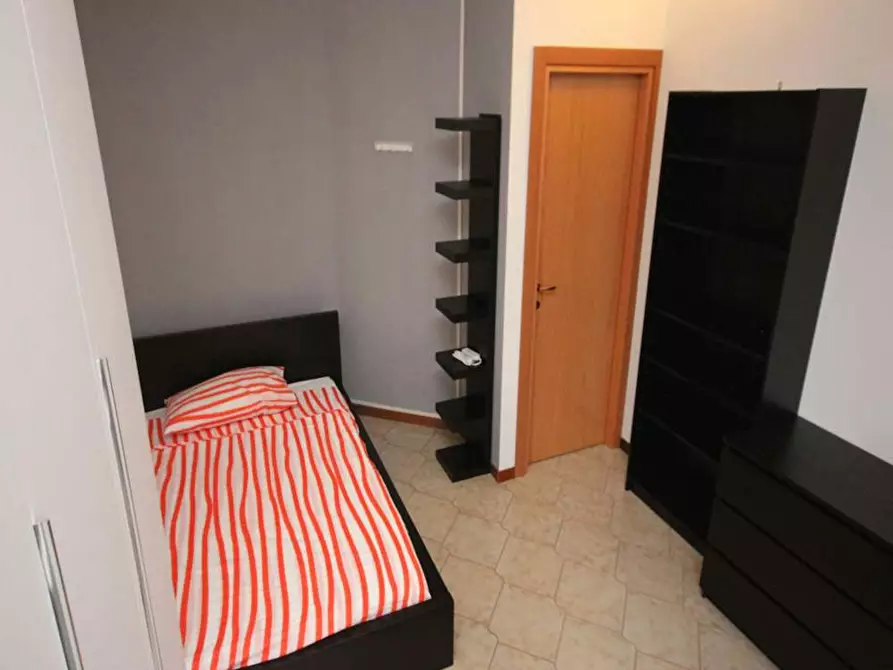 Immagine 1 di Camera in affitto  in Via Ulisse Salis a Milano