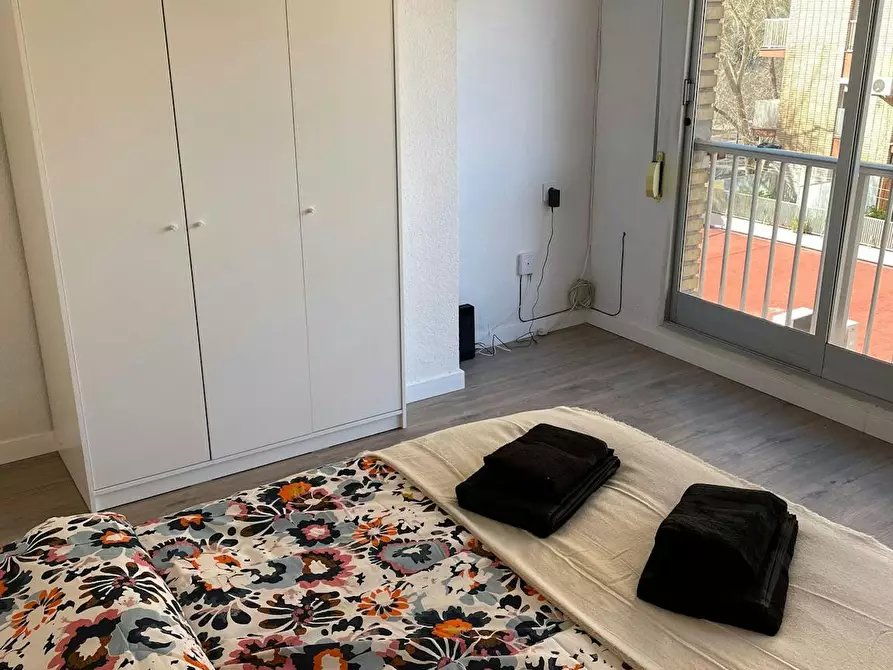 Immagine 10 di Camera in affitto  in Avinguda del Doctor Tomàs Sala a Valencia