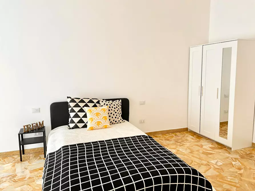 Immagine 5 di Camera in affitto  in Via Quintino Sella a Firenze