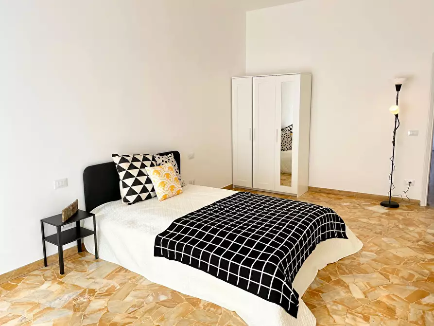 Immagine 2 di Camera in affitto  in Via Quintino Sella a Firenze