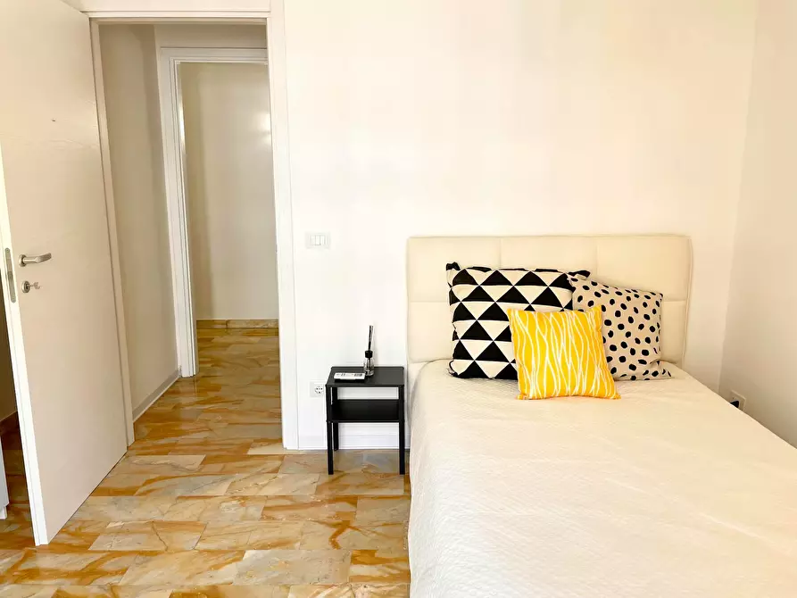 Immagine 5 di Camera in affitto  in Via Caduti di Cefalonia a Firenze