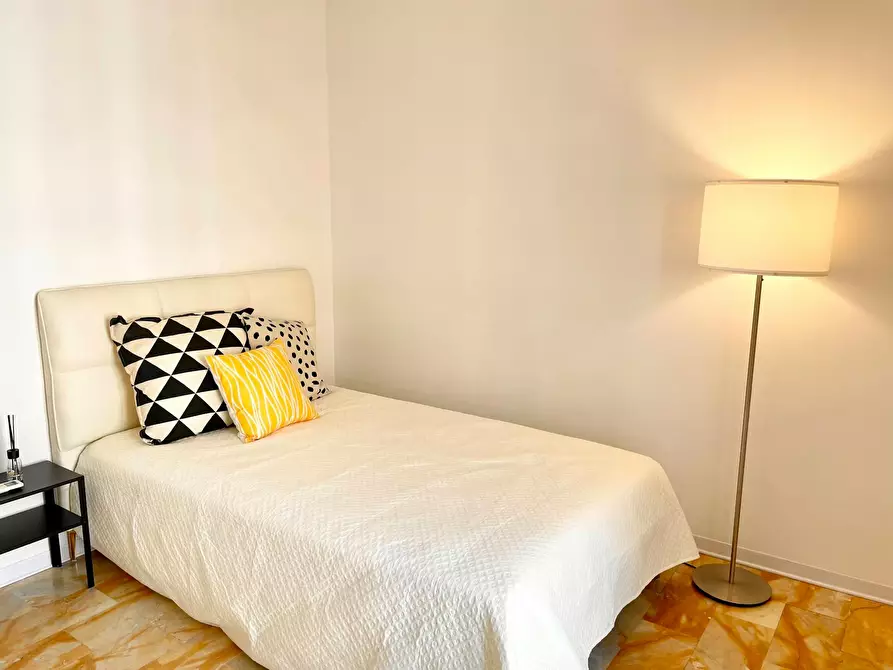 Immagine 1 di Camera in affitto  in Via Caduti di Cefalonia a Firenze