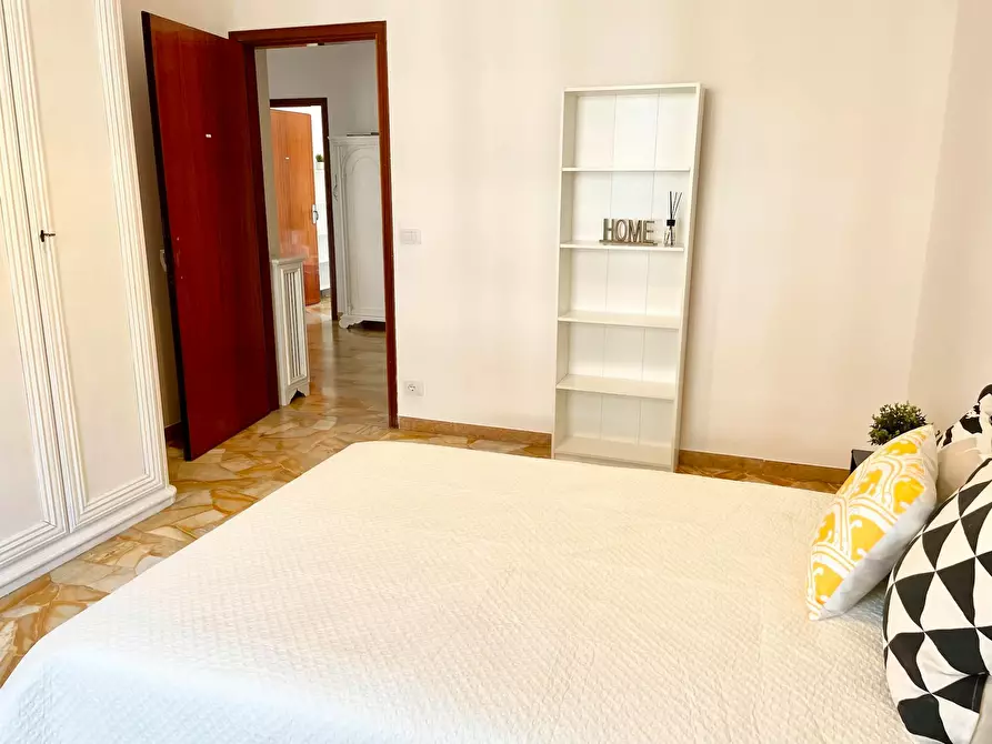 Immagine 2 di Camera in affitto  in Via Caduti di Cefalonia a Firenze