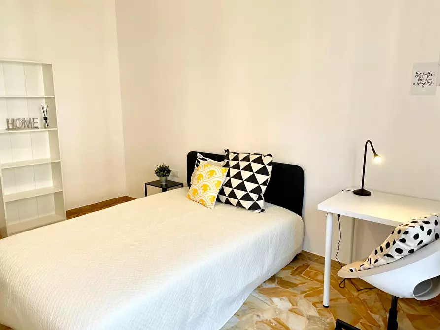 Immagine 4 di Camera in affitto  in Via Caduti di Cefalonia a Firenze