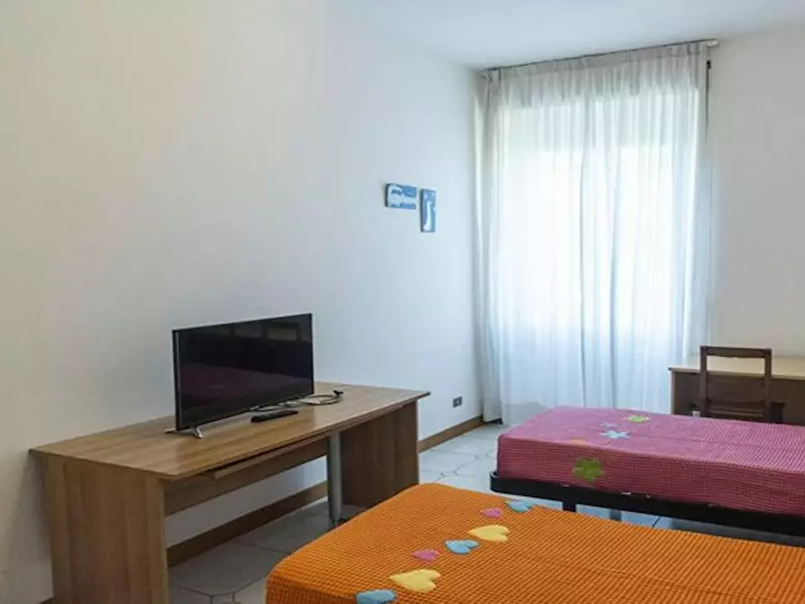 Immagine 6 di Appartamento in affitto  in Piazza Ragusa a Roma