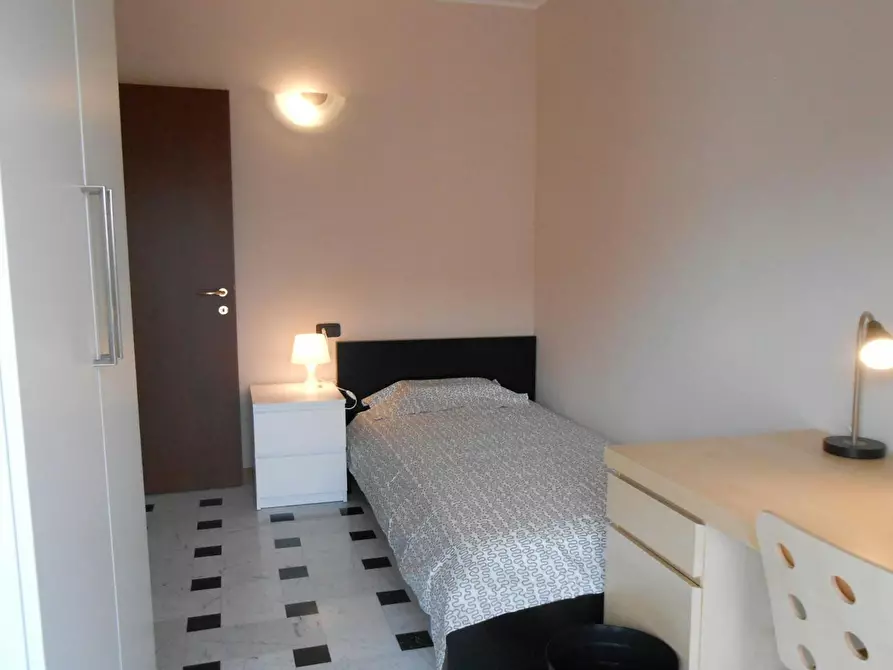 Immagine 1 di Camera in affitto  in Via Luigi Ornato a Milano