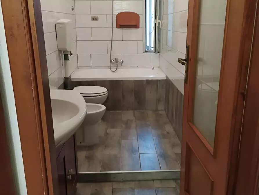 Immagine 7 di Camera in affitto  in Via Cesare Rosaroll a Napoli