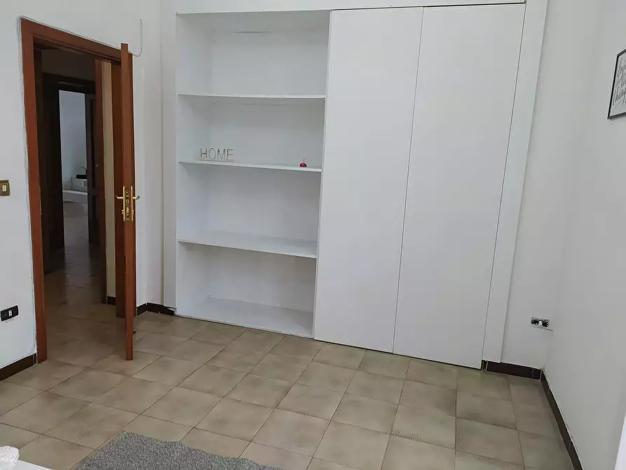 Immagine 4 di Camera in affitto  in Via Cesare Rosaroll a Napoli