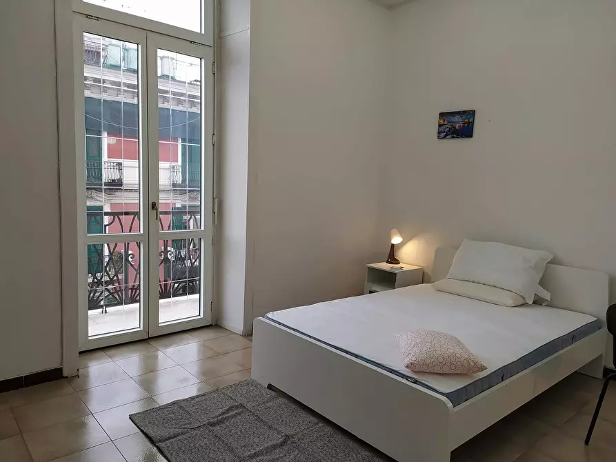 Immagine 2 di Camera in affitto  in Via Cesare Rosaroll a Napoli