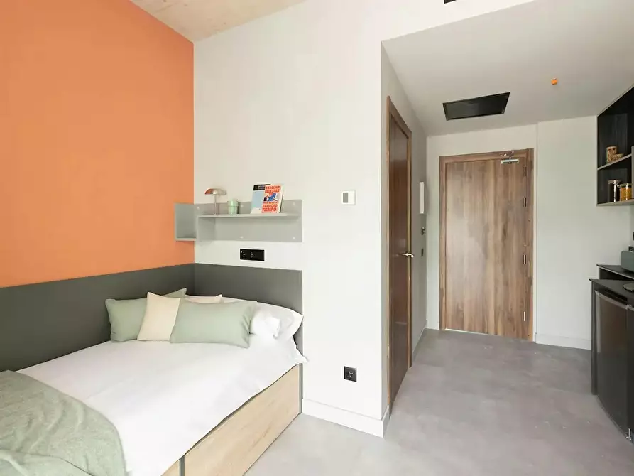 Immagine 1 di Camera in affitto  in Carrer de la Residencia a Hospitalet De Llobregat, L'