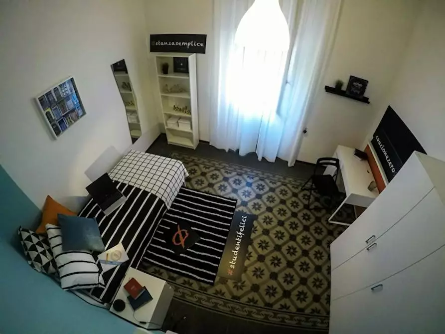 Immagine 1 di Camera in affitto  in Via Lattanzio Gambara a Brescia