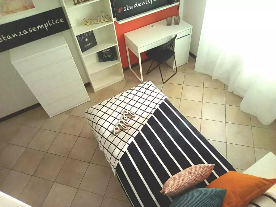Immagine 5 di Camera in affitto  in Piazza Cesare Battisti a Brescia