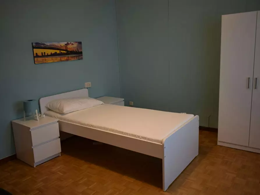 Immagine 1 di Camera in affitto  in Via Rocca d'Anfo a Brescia