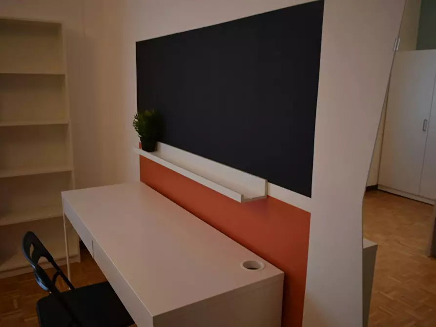 Immagine 5 di Camera in affitto  in Via Rocca d'Anfo a Brescia