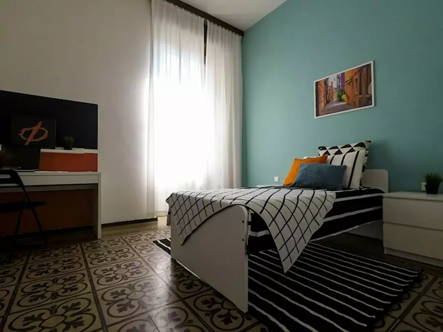 Immagine 2 di Camera in affitto  in Via Lattanzio Gambara a Brescia