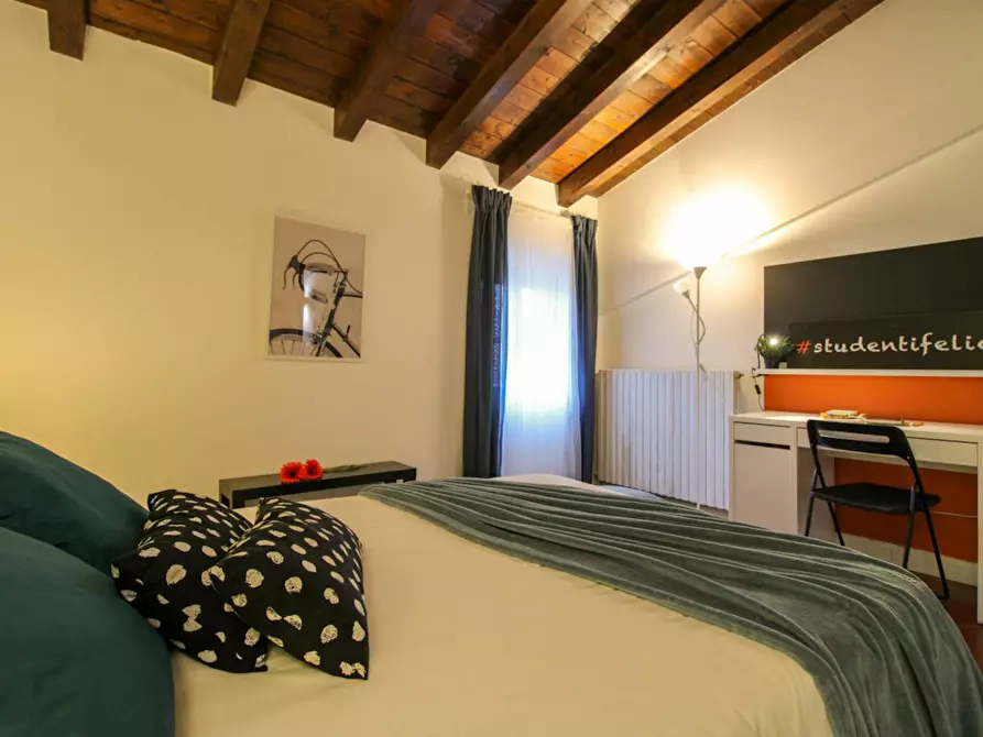 Immagine 5 di Camera in affitto  in Via Trieste a Brescia