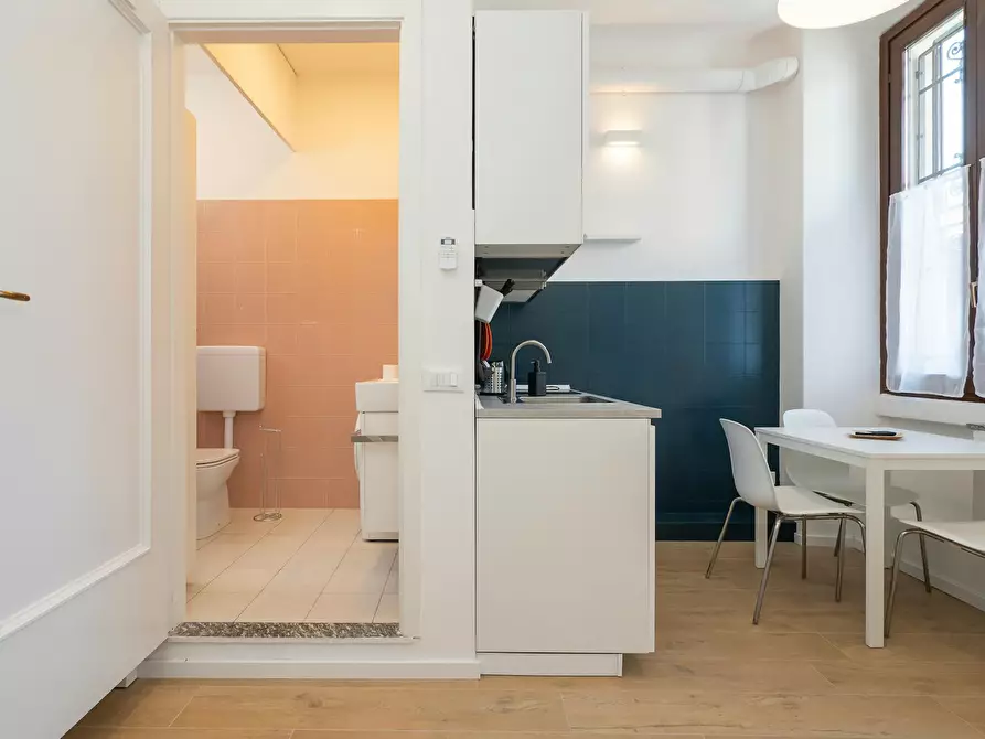 Immagine 5 di Appartamento in affitto  in Via Accademia a Milano