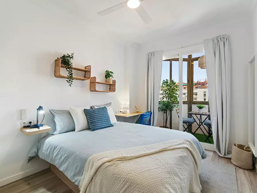 Immagine 1 di Camera in affitto  in Carrer de Josep Estivill a Barcelona