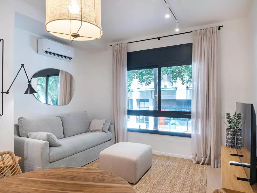 Immagine 2 di Appartamento in affitto  in Calle de Sicília a Barcelona