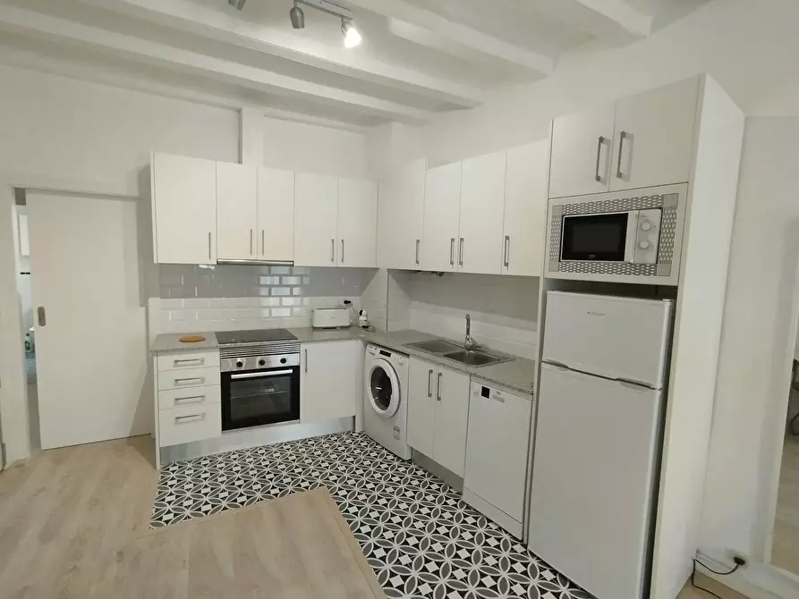 Immagine 5 di Appartamento in affitto  in Carrer de l'Hospital a Barcelona