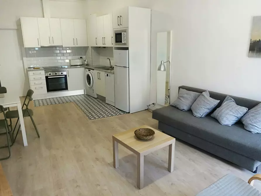 Immagine 4 di Appartamento in affitto  in Carrer de l'Hospital a Barcelona