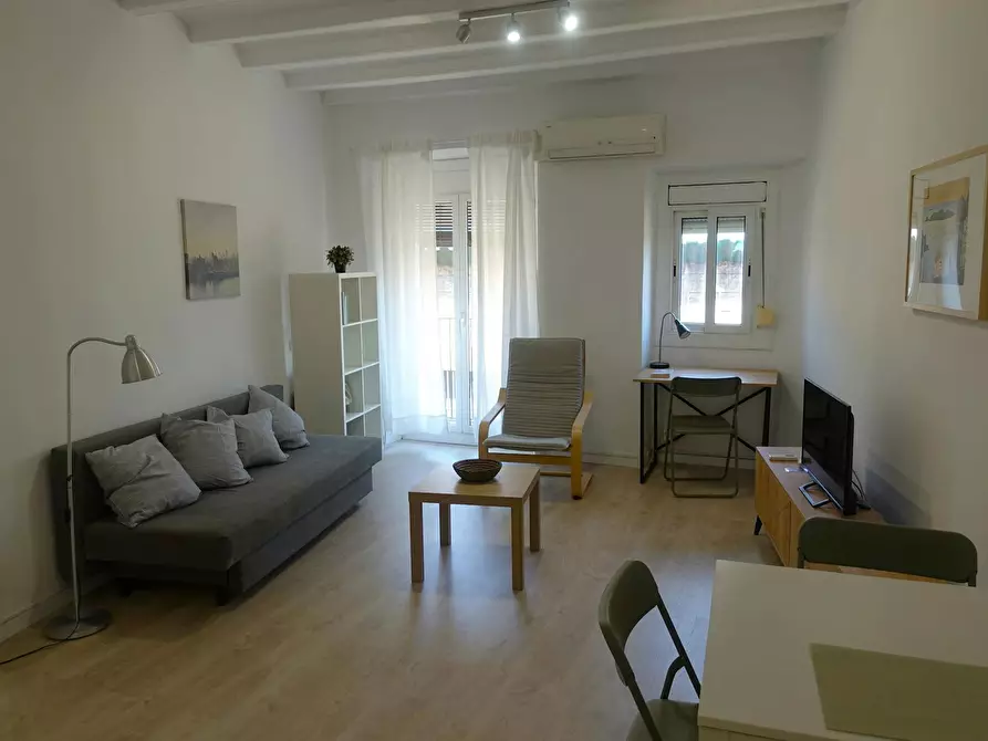 Immagine 1 di Appartamento in affitto  in Carrer de l'Hospital a Barcelona
