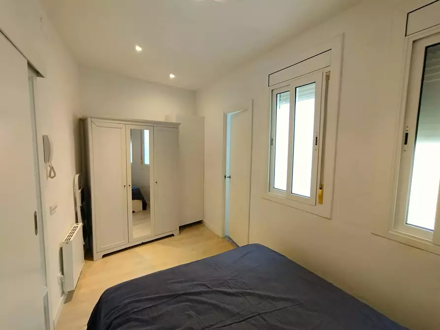 Immagine 7 di Appartamento in affitto  in Carrer de l'Hospital a Barcelona