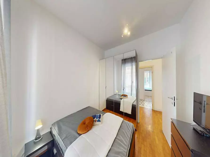 Immagine 2 di Camera in affitto  in Viale Tunisia a Milano