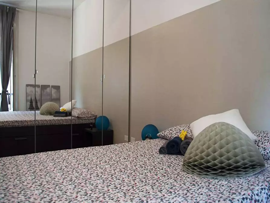 Immagine 1 di Camera in affitto  in Viale Tunisia a Milano