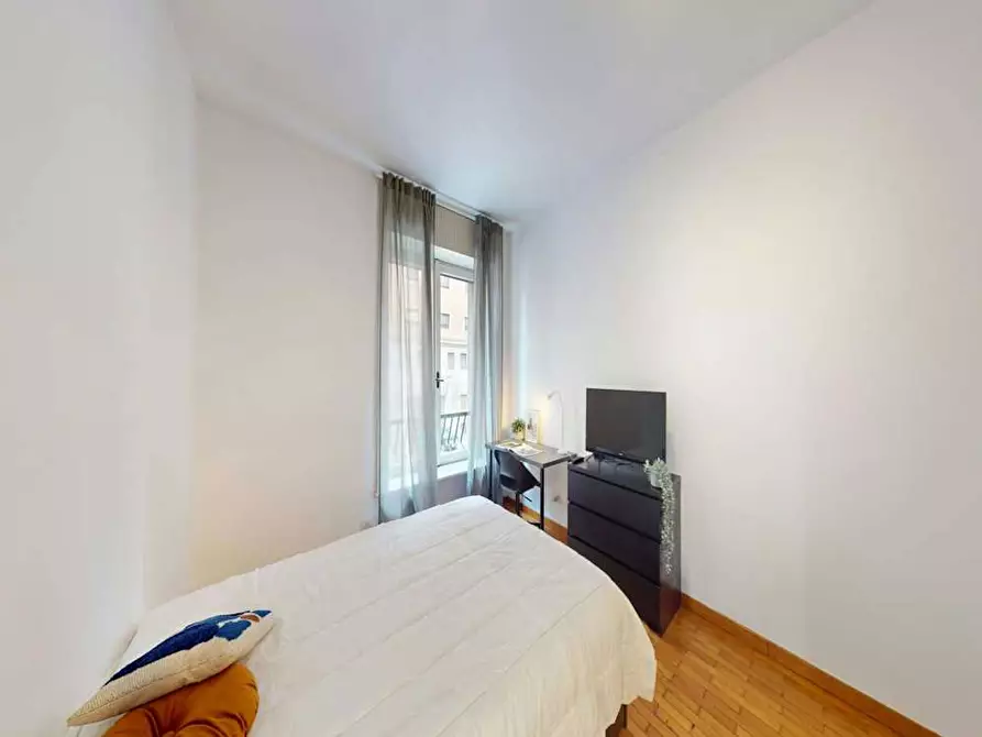 Immagine 4 di Camera in affitto  in Viale Tunisia a Milano