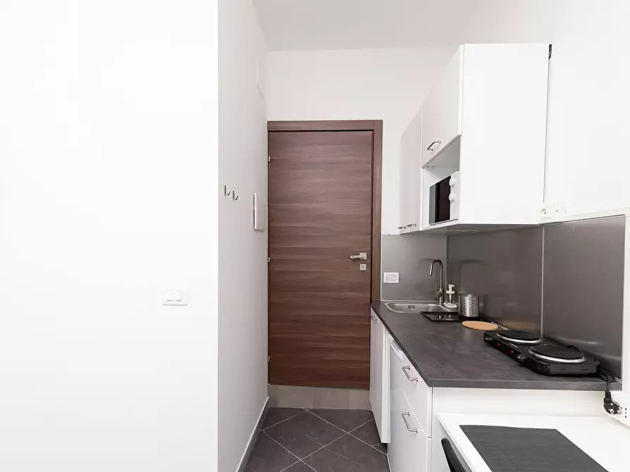 Immagine 5 di Appartamento in affitto  in Viale Principe Amedeo a Rimini