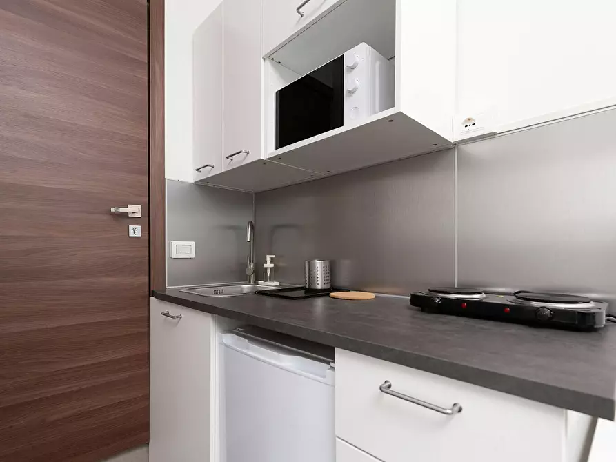 Immagine 6 di Appartamento in affitto  in Viale Principe Amedeo a Rimini