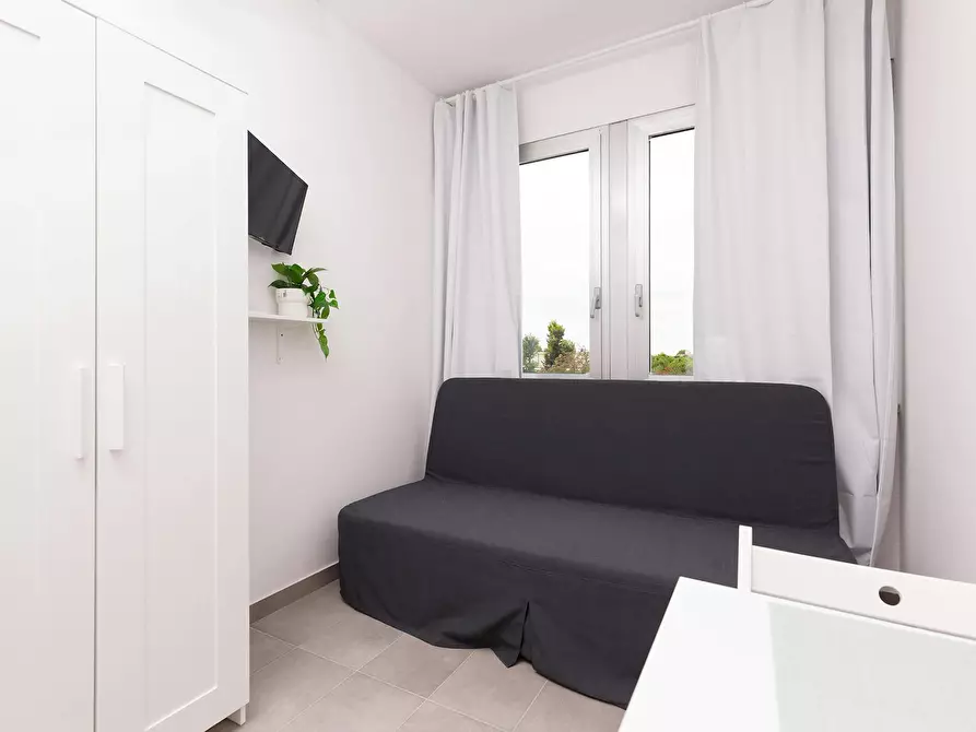 Immagine 2 di Appartamento in affitto  in Viale Principe Amedeo a Rimini