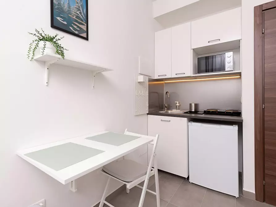 Immagine 4 di Appartamento in affitto  in Viale Principe Amedeo a Rimini