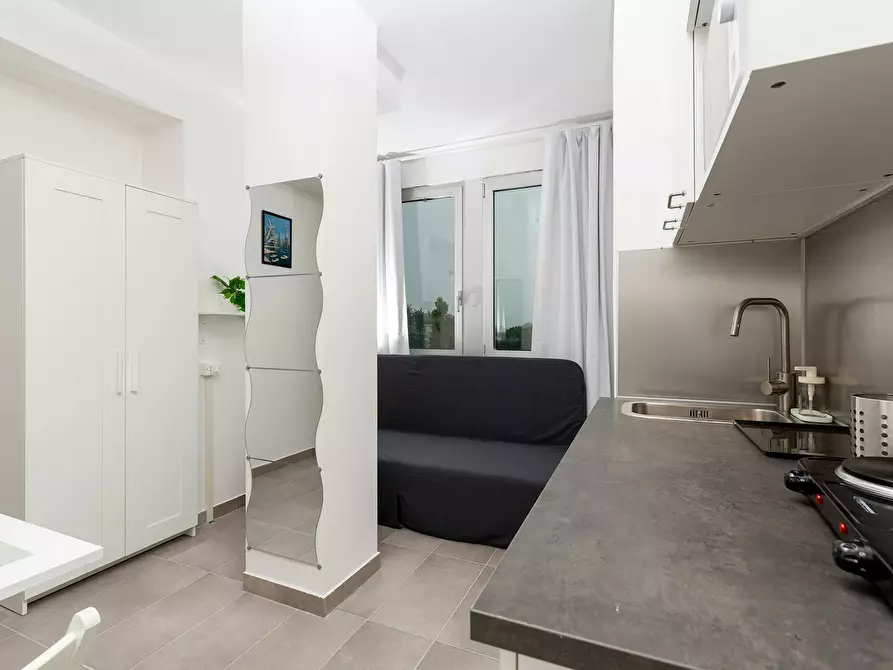 Immagine 3 di Appartamento in affitto  in Viale Principe Amedeo a Rimini